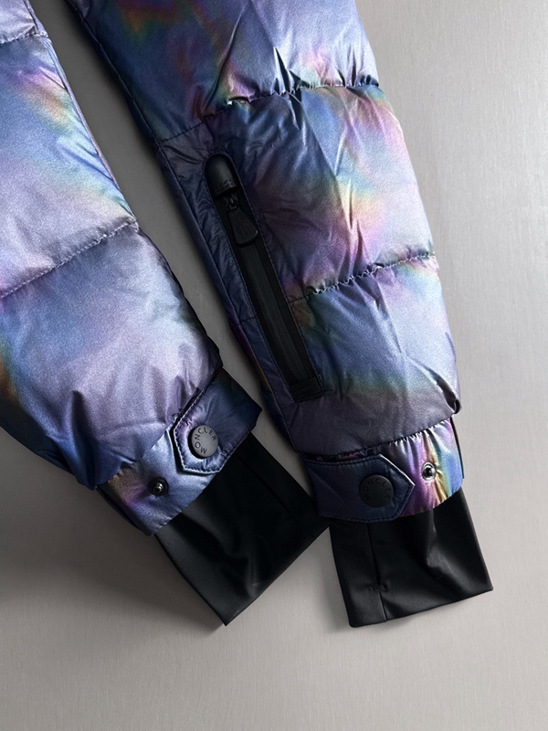 ハイクオリティダウンジャケット角部分ディテール